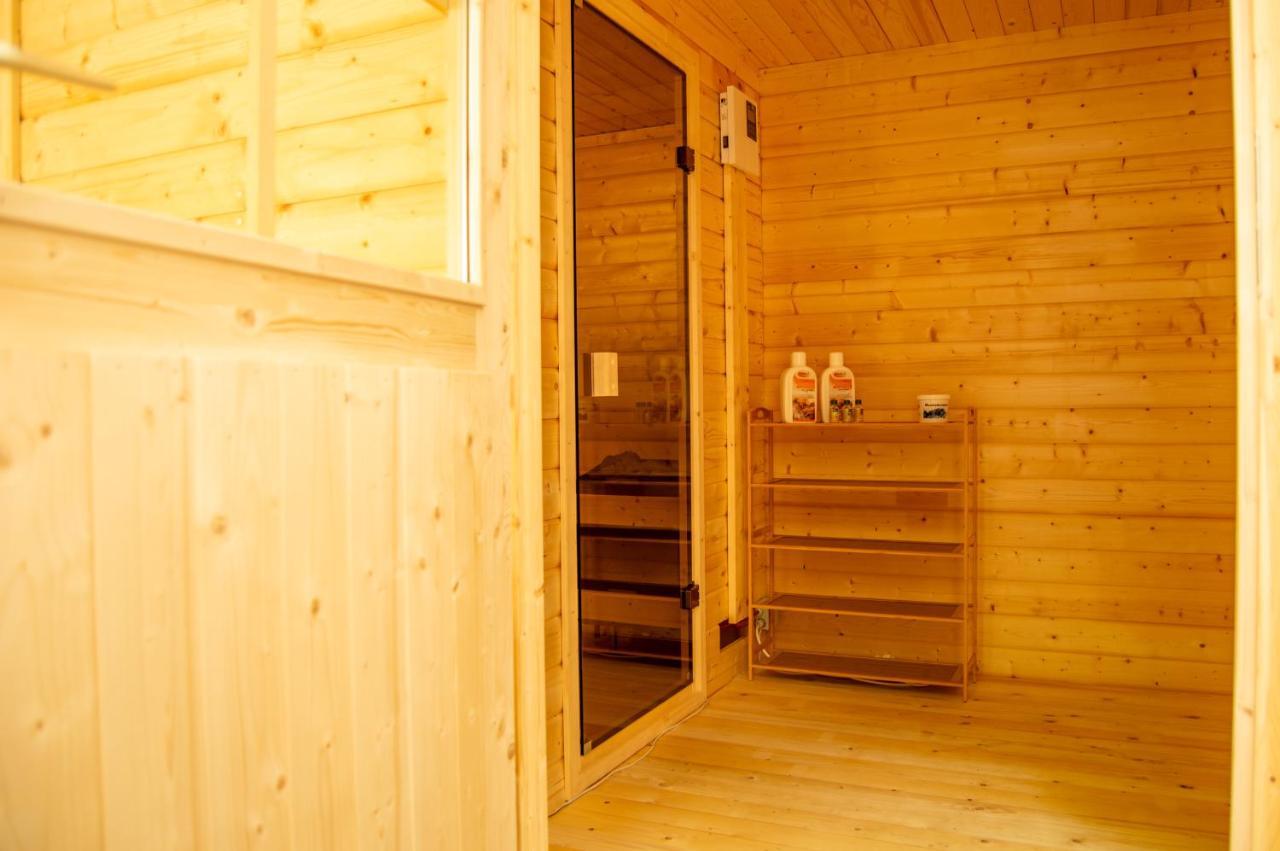 Wellnessoase Mitten In Der Wasserfallstadt Triberg Triberg im Schwarzwald Eksteriør billede
