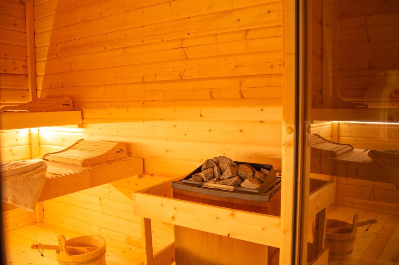 Wellnessoase Mitten In Der Wasserfallstadt Triberg Triberg im Schwarzwald Eksteriør billede