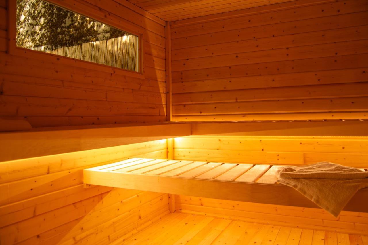 Wellnessoase Mitten In Der Wasserfallstadt Triberg Triberg im Schwarzwald Eksteriør billede
